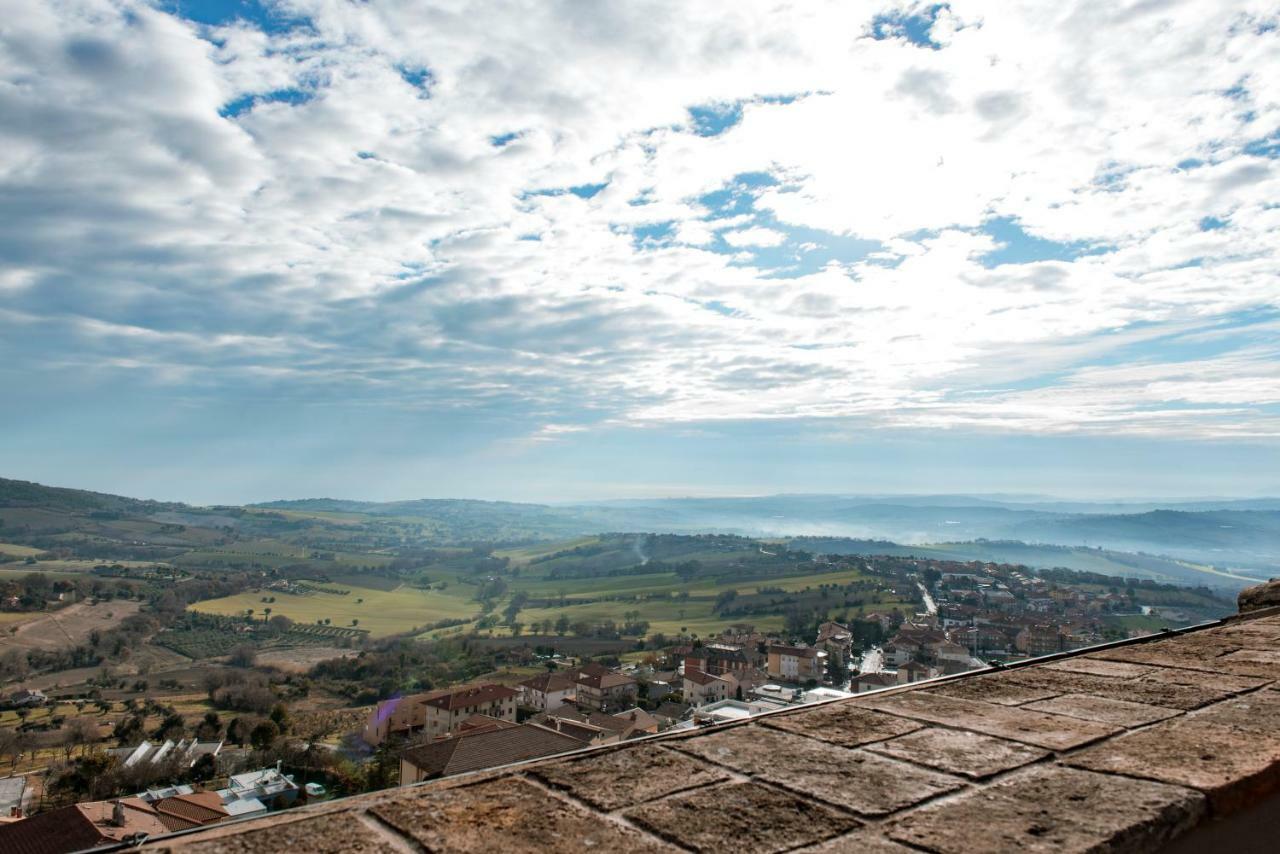 "Nido Del Falco" Palazzo Ricotti カメラーノ エクステリア 写真