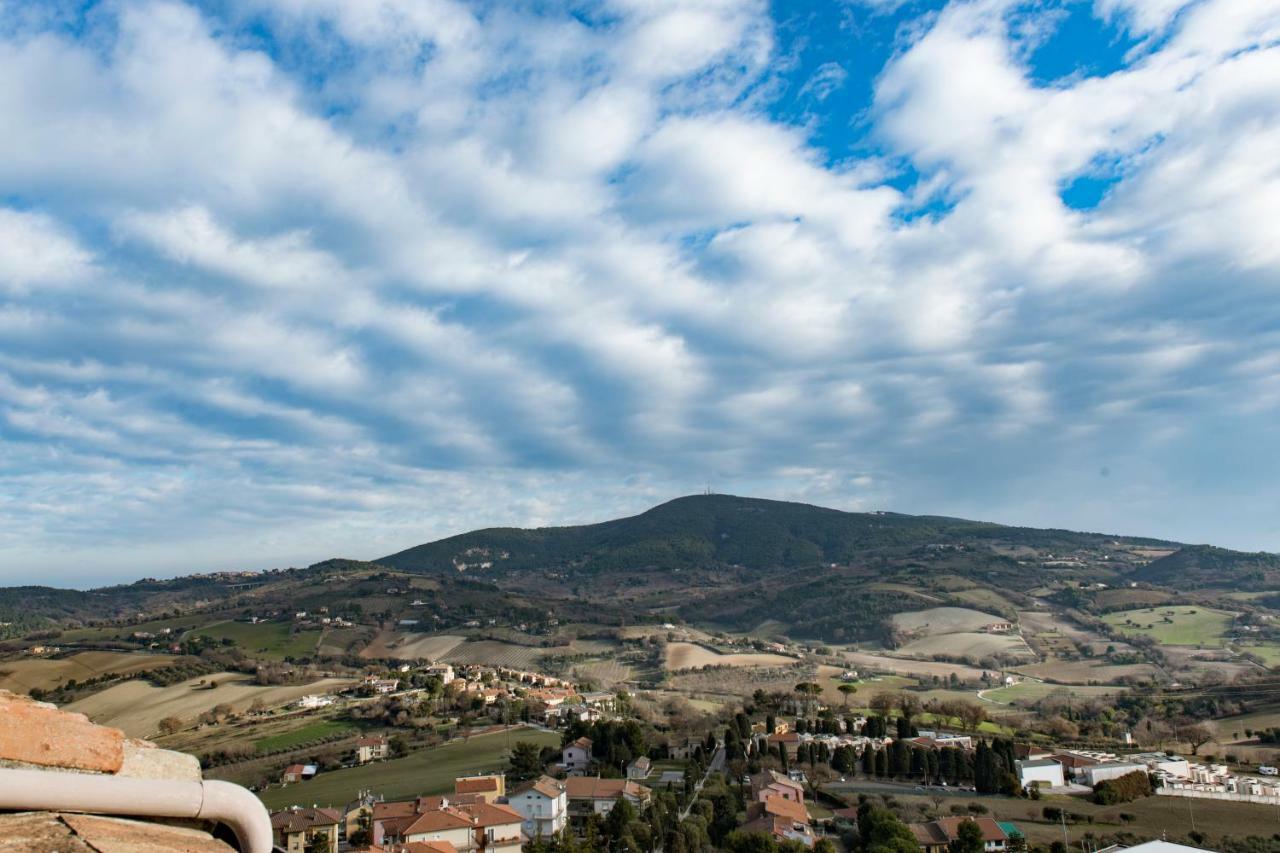 "Nido Del Falco" Palazzo Ricotti カメラーノ エクステリア 写真