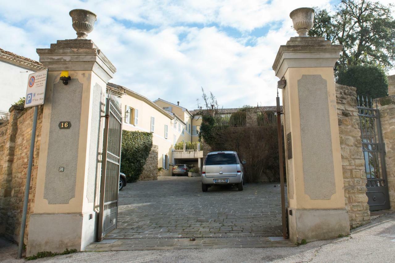 "Nido Del Falco" Palazzo Ricotti カメラーノ エクステリア 写真